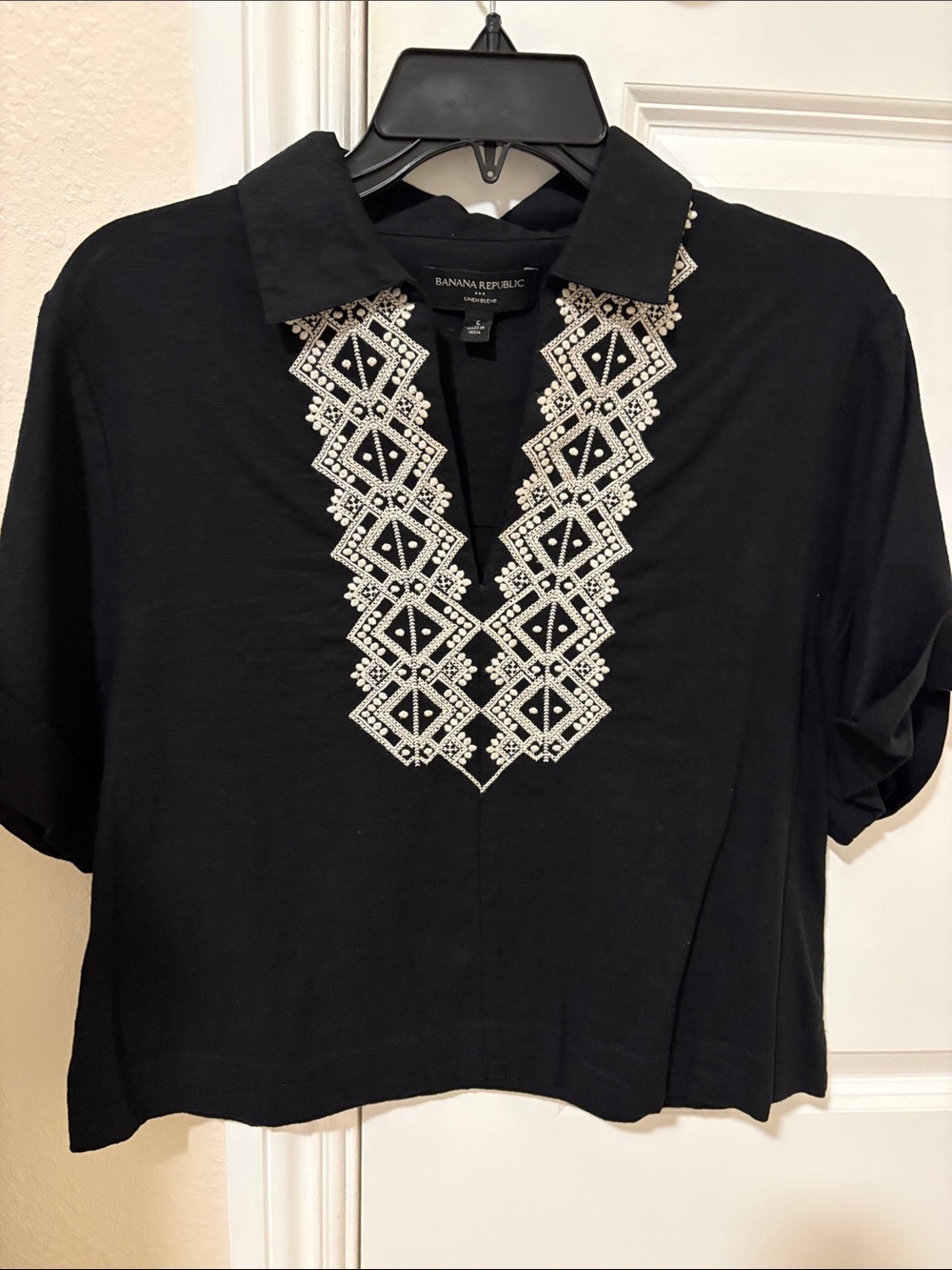 Banana Republic Black Top - Size Small - Linen Blend V Neck Embroidered Design